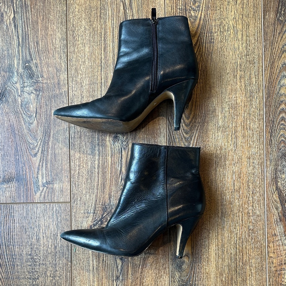 Vince Camuto Nandi Black Leather Heeled Ankle Bootie Size 8.5